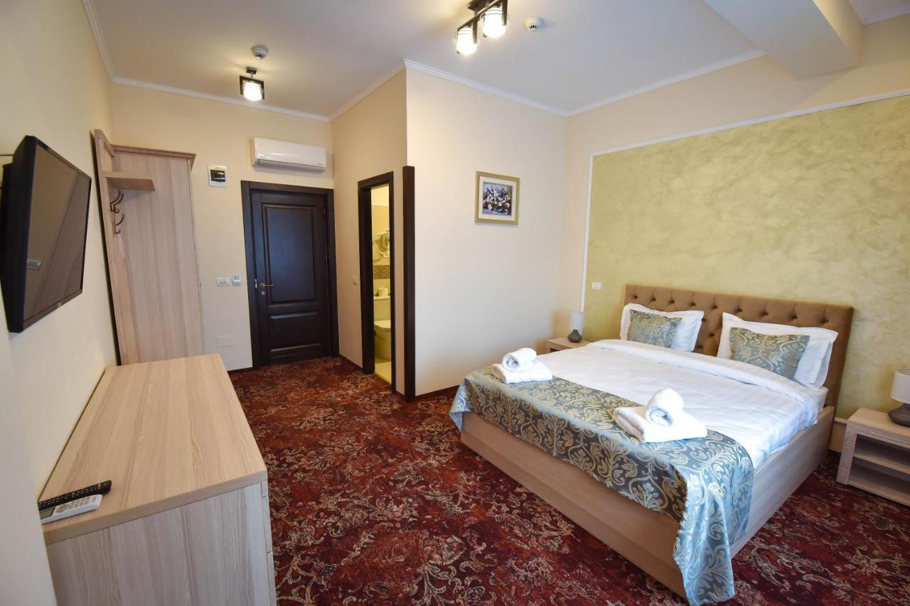 Pensiunea Romeo Resort Focşani Esterno foto